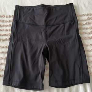 Athleta Ultimate Stash 7 Short